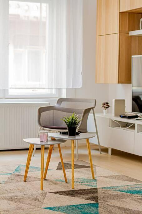 Luminous Design Apartment - W18 Budapeste Exterior foto