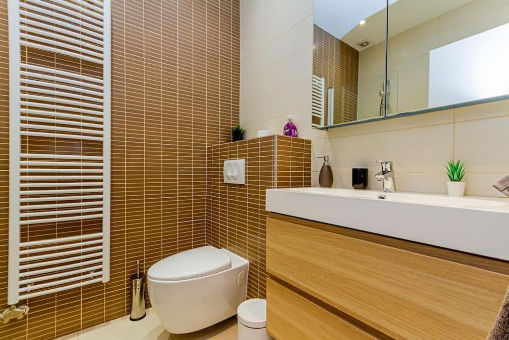 Luminous Design Apartment - W18 Budapeste Exterior foto